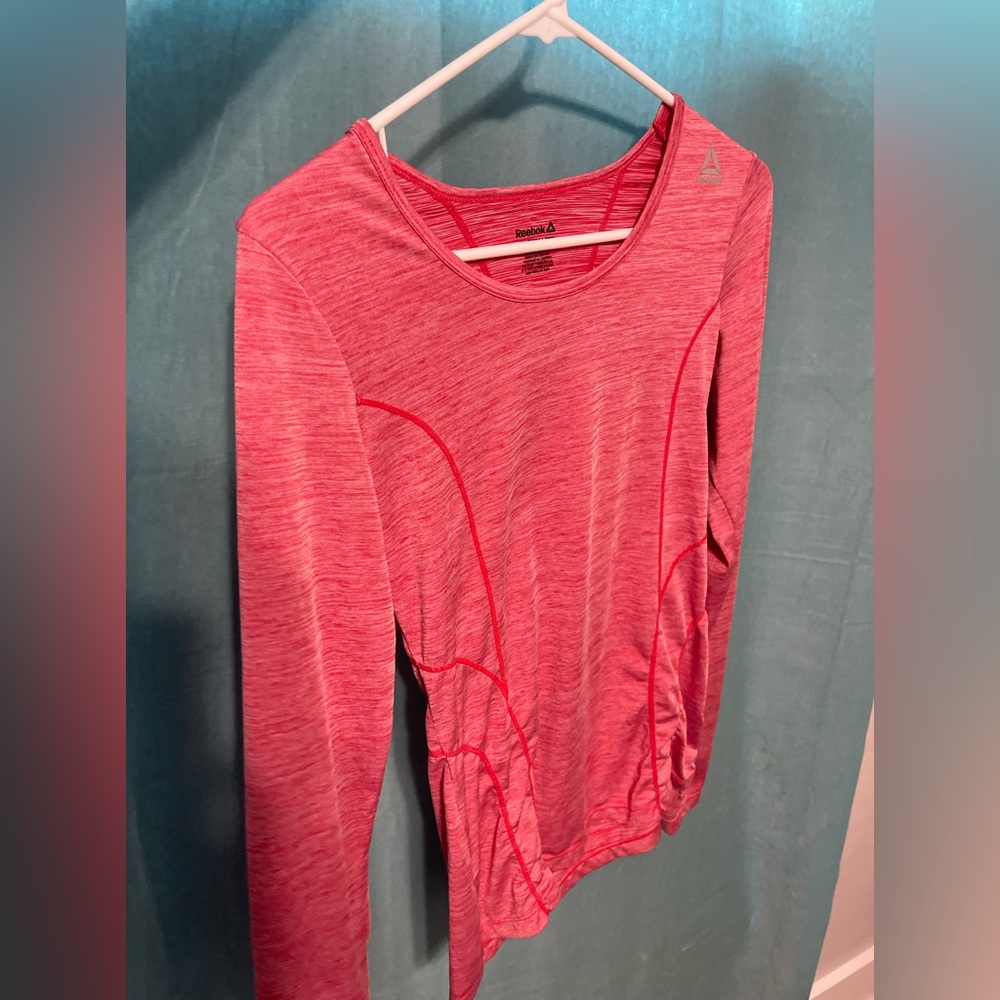Women’s Size XS Reebok Long Sleeve Pullover Sports Shirt